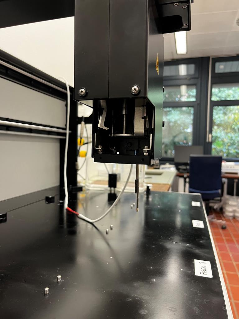 Diverse Labortechnik sowie eine Fahrregalanlage-10