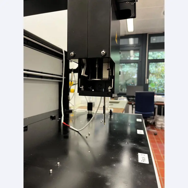 Diverse Labortechnik sowie eine Fahrregalanlage-10