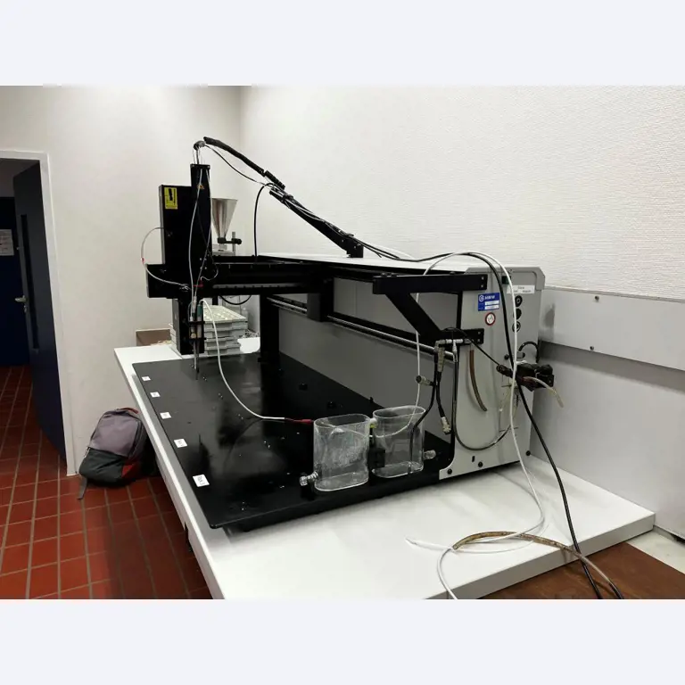 Diverse Labortechnik sowie eine Fahrregalanlage-1