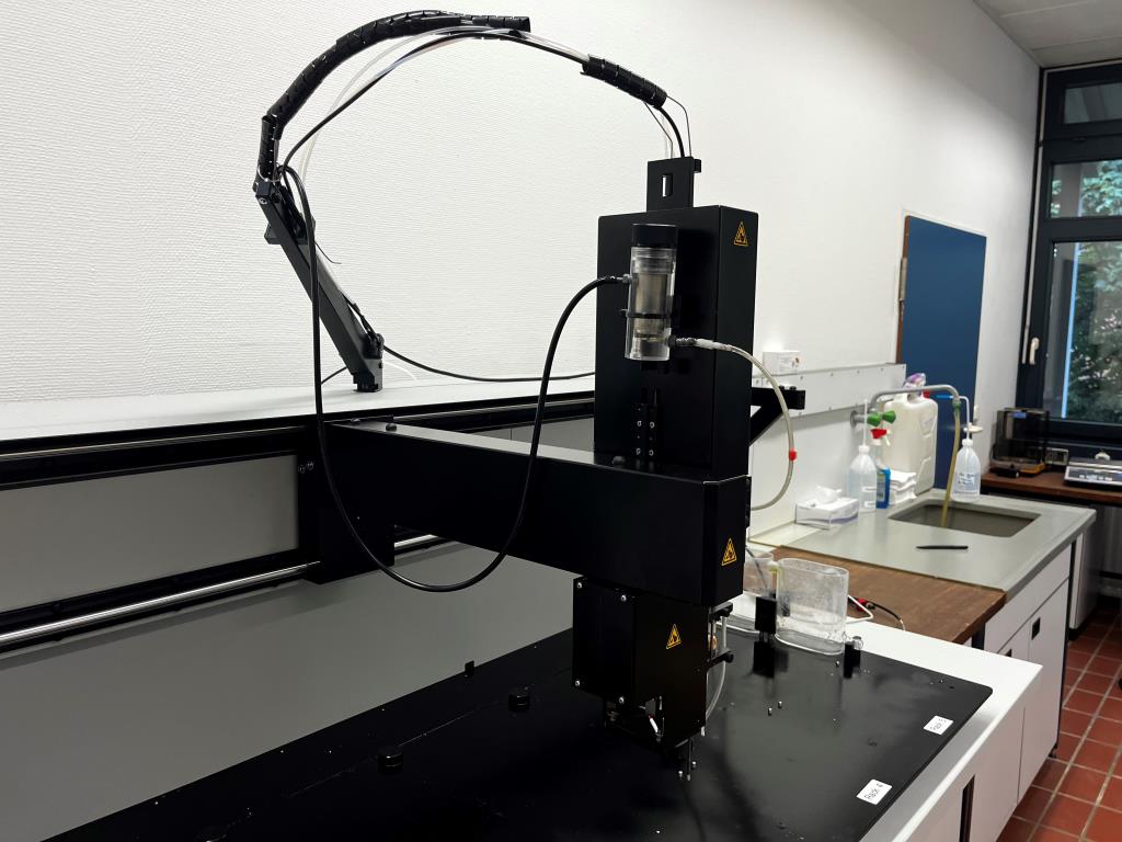 Diverse Labortechnik sowie eine Fahrregalanlage-4