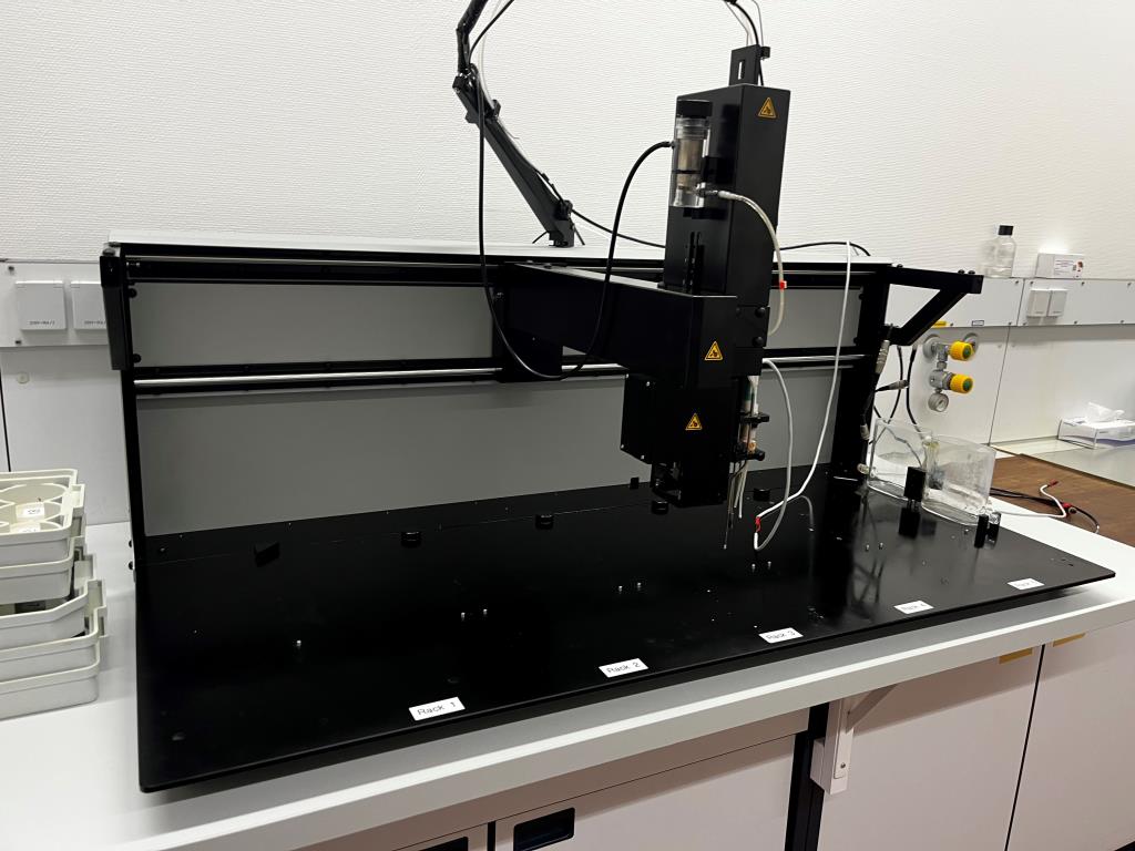 Diverse Labortechnik sowie eine Fahrregalanlage-5