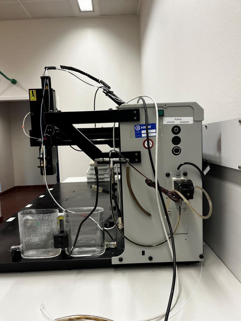 Diverse Labortechnik sowie eine Fahrregalanlage-8