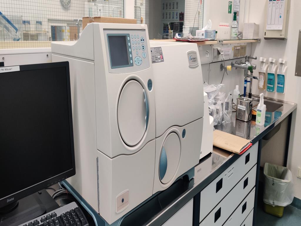 Diverses techniques de laboratoire ainsi qu'une installation de rayonnages mobiles-3