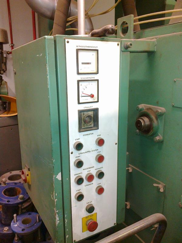 Različna laboratorijska oprema in mobilni regalni sistem-2