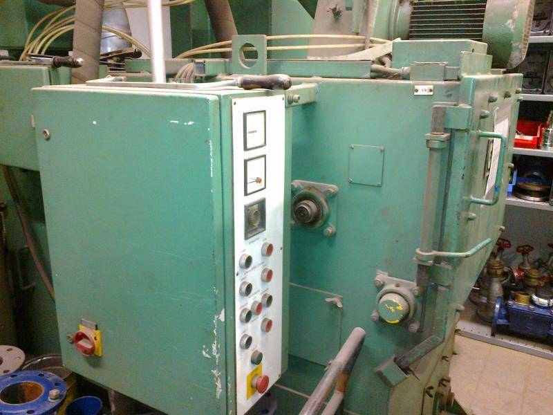 Različna laboratorijska oprema in mobilni regalni sistem-1