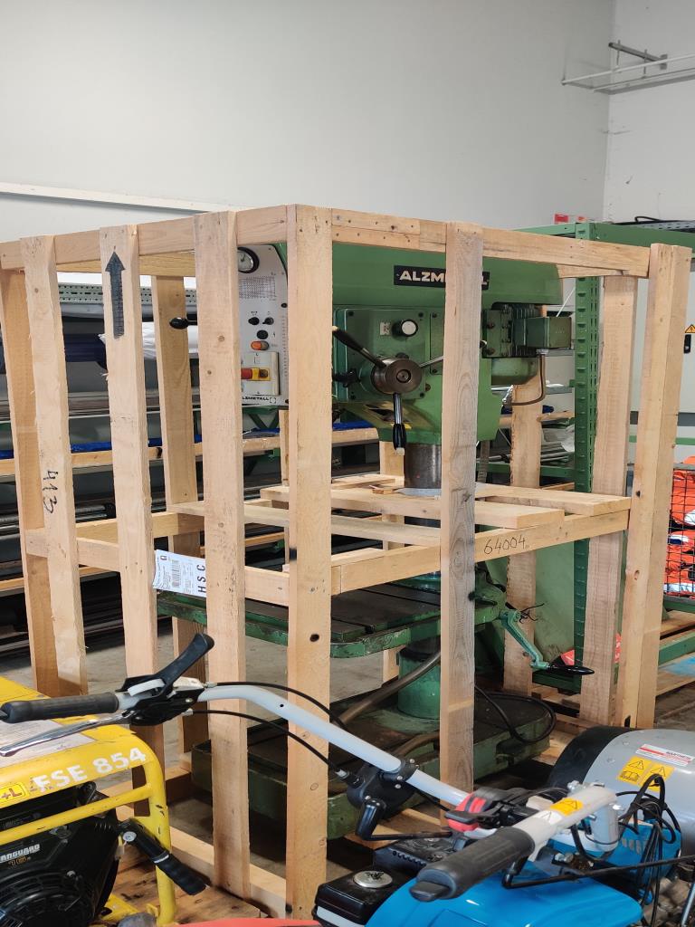 Različna laboratorijska oprema in mobilni regalni sistem-10