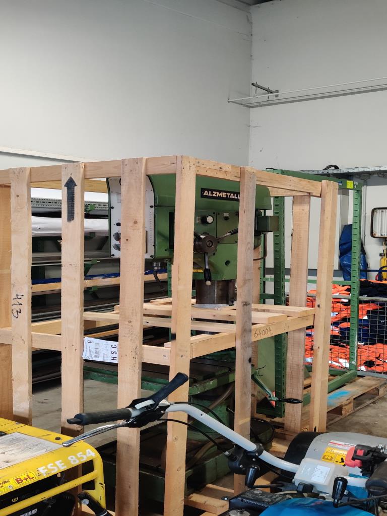 Različna laboratorijska oprema in mobilni regalni sistem-2