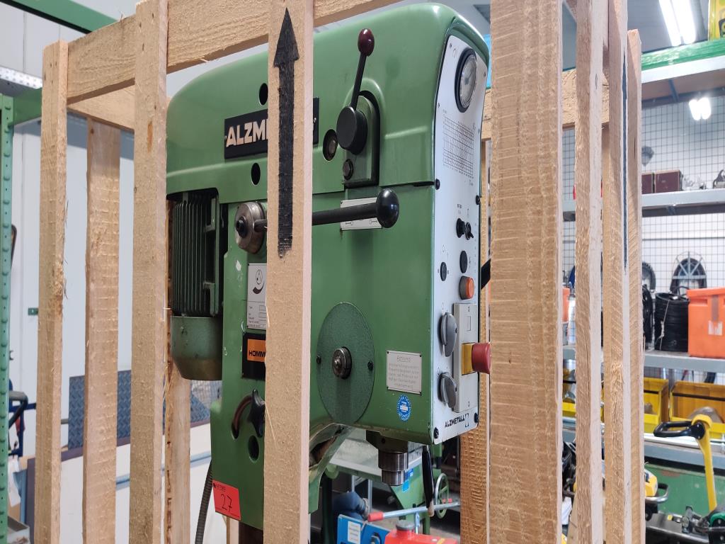 Različna laboratorijska oprema in mobilni regalni sistem-1