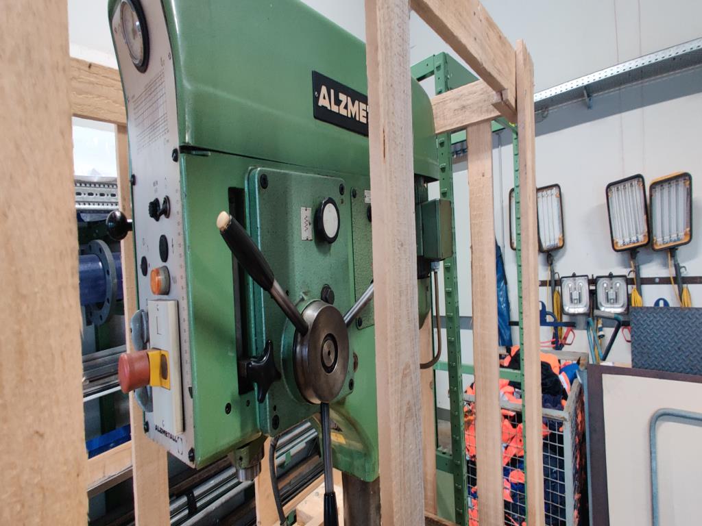 Različna laboratorijska oprema in mobilni regalni sistem-4