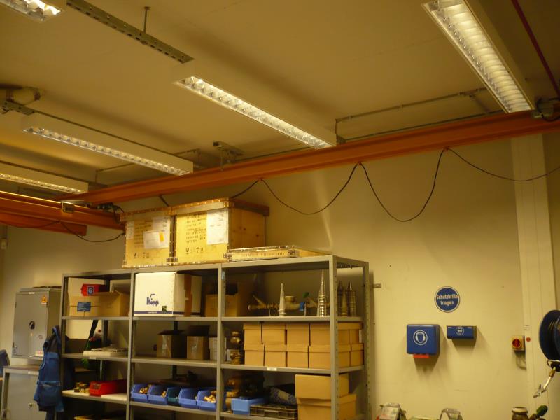 Diverse Labortechnik sowie eine Fahrregalanlage-2