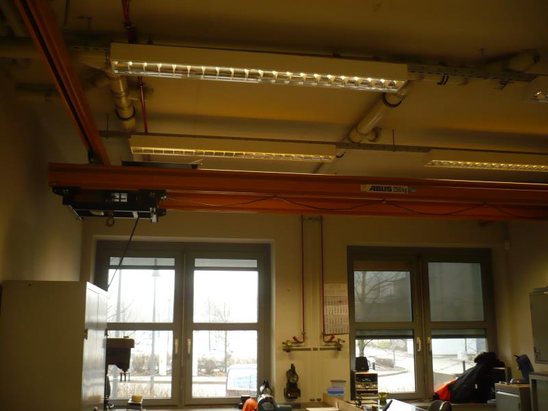 Diverse Labortechnik sowie eine Fahrregalanlage-3