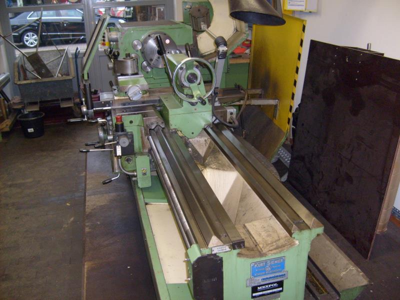 Laboratory technology and a mobile racking system-3