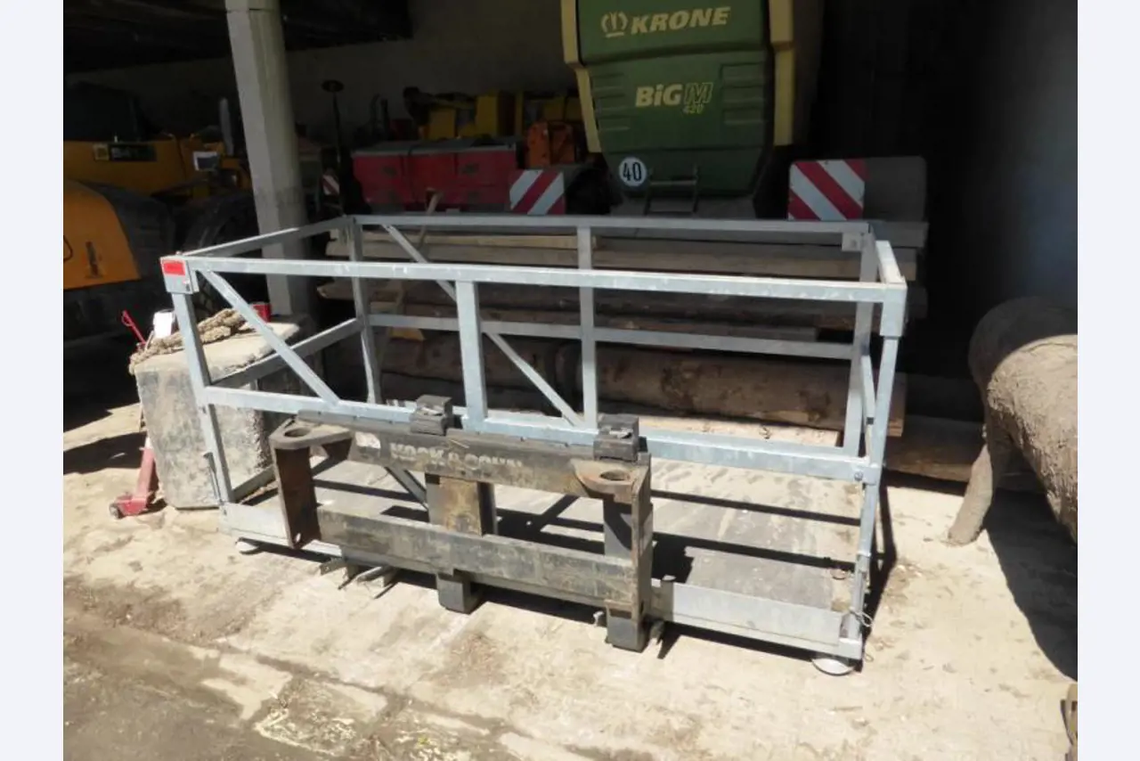 Lamborghini-4-wheel-tractor-2