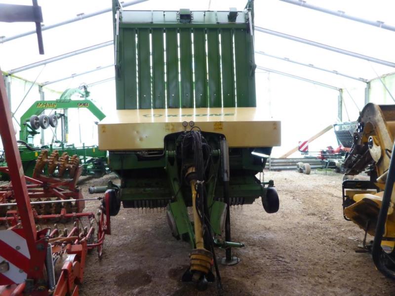 Trator Lamborghini com tração integral-3