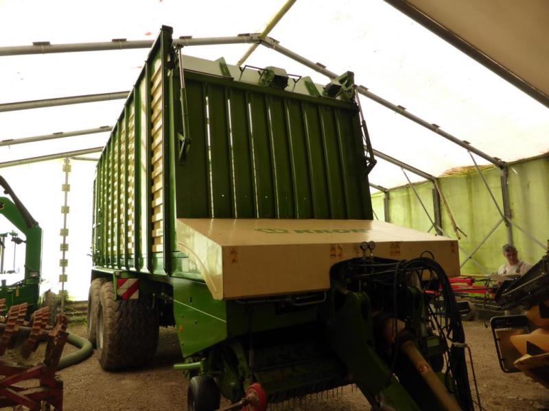 Trator Lamborghini com tração integral-5