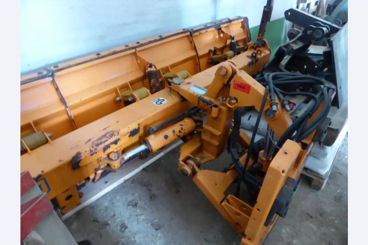 Lamborghini-4-wheel-tractor-1