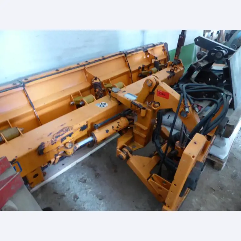 Lamborghini-4-wheel-tractor-1