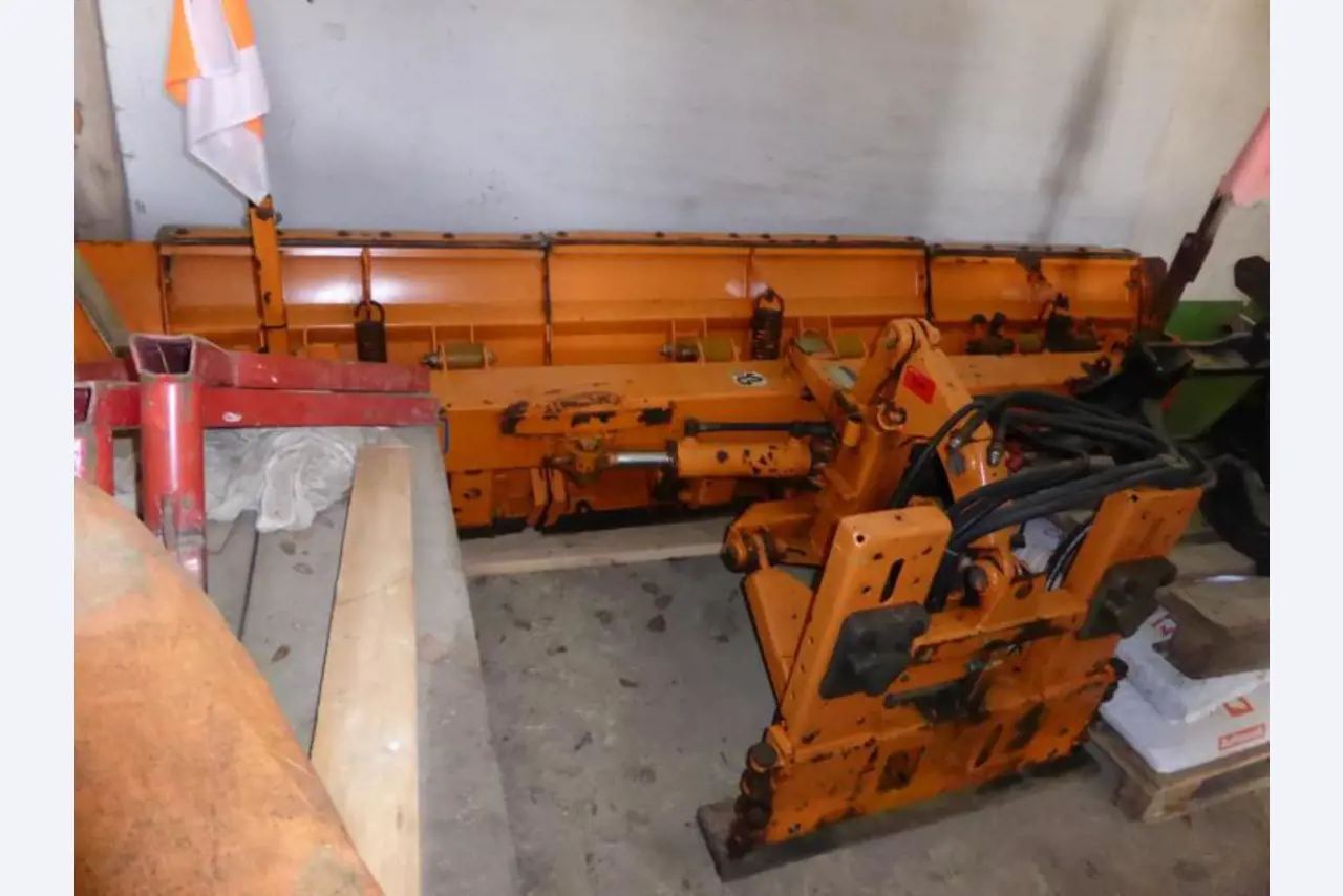 Lamborghini-4-wheel-tractor-2