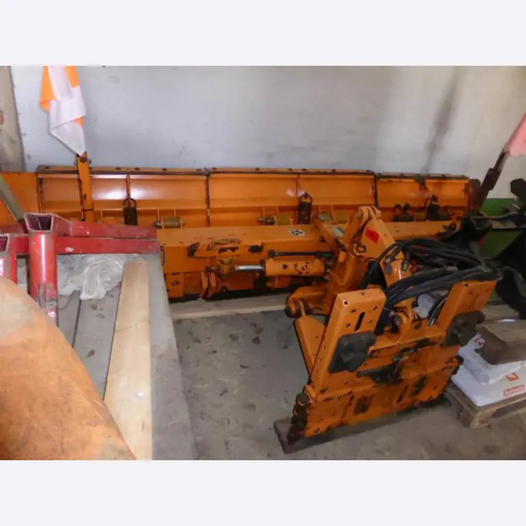 Lamborghini-4-wheel-tractor-2