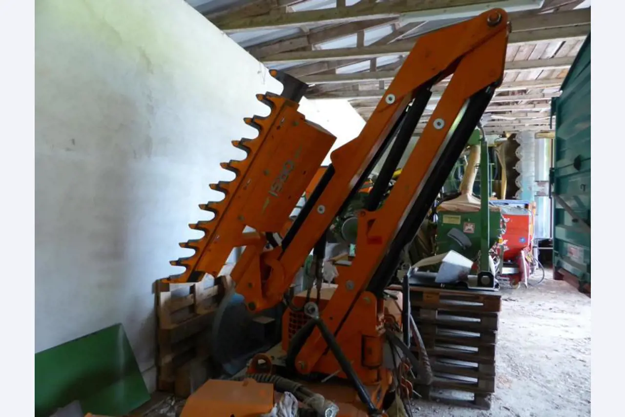 Lamborghini-4-wheel-tractor-2