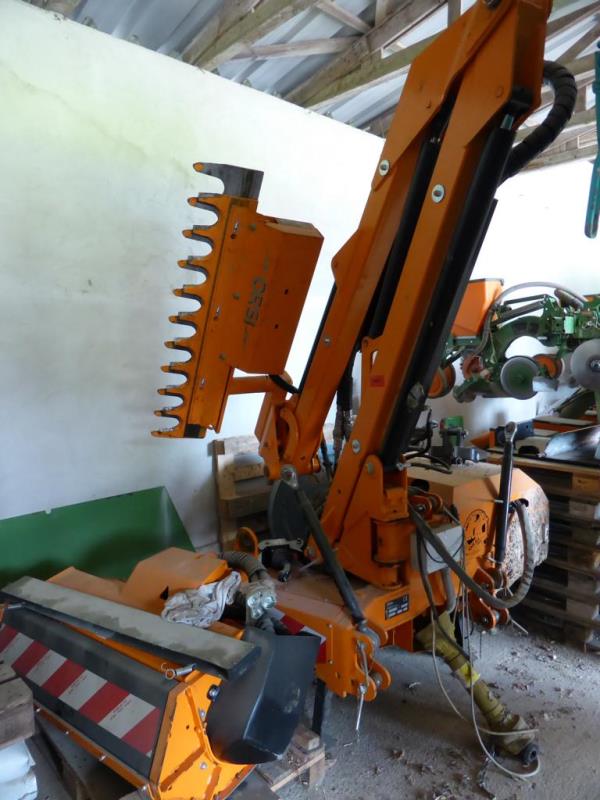 Lamborghini-4-wheel-tractor-1