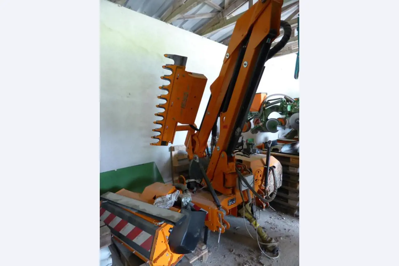 Lamborghini-4-wheel-tractor-1