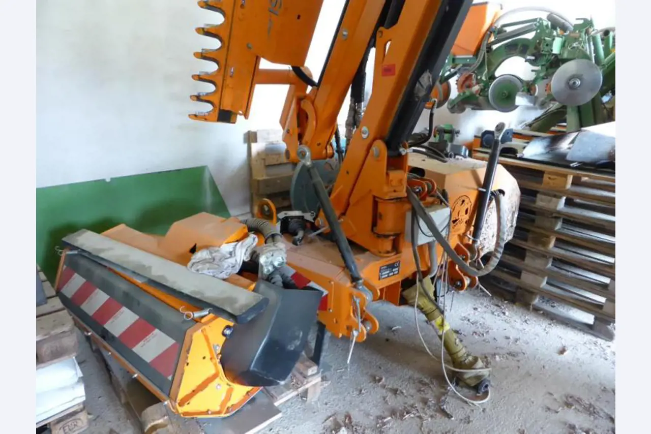 Lamborghini-4-wheel-tractor-3