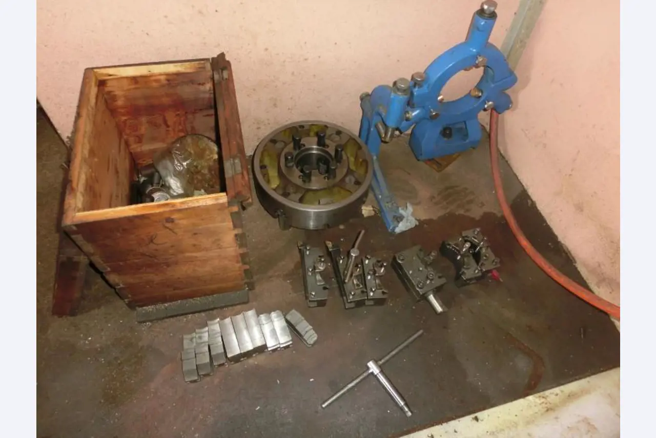 Tournage à façon / Menuiserie-9