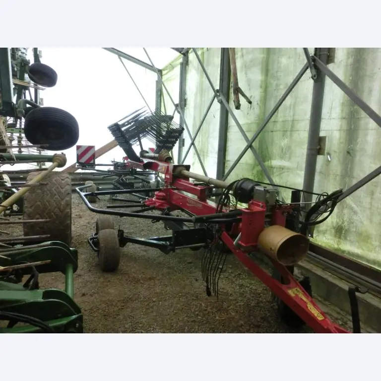 Trator Lamborghini com tração integral-1