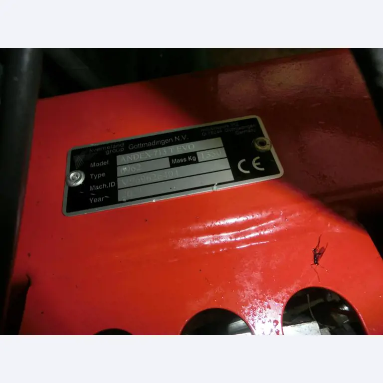 Trator Lamborghini com tração integral-2