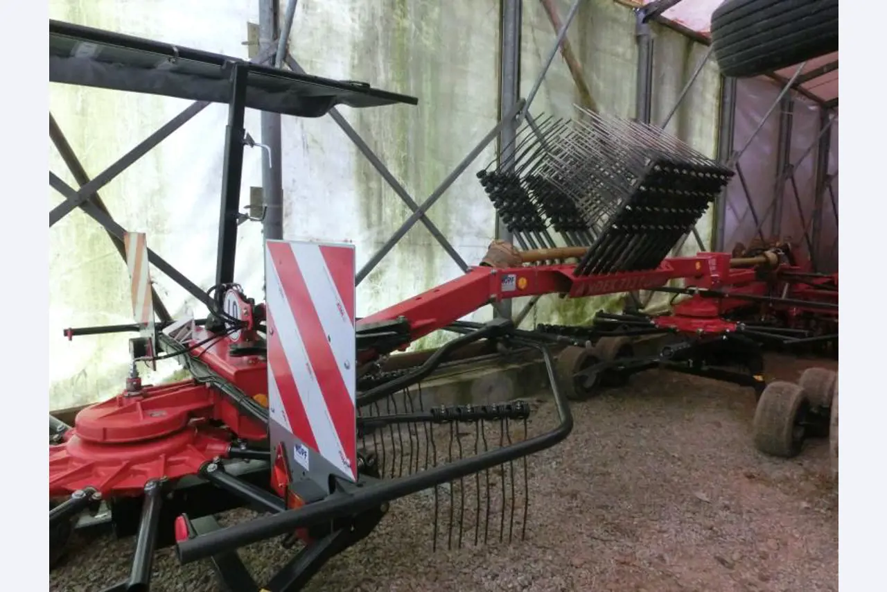 Trator Lamborghini com tração integral-3