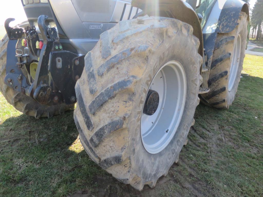 Lamborghinijev traktor s pogonom na vsa kolesa-11