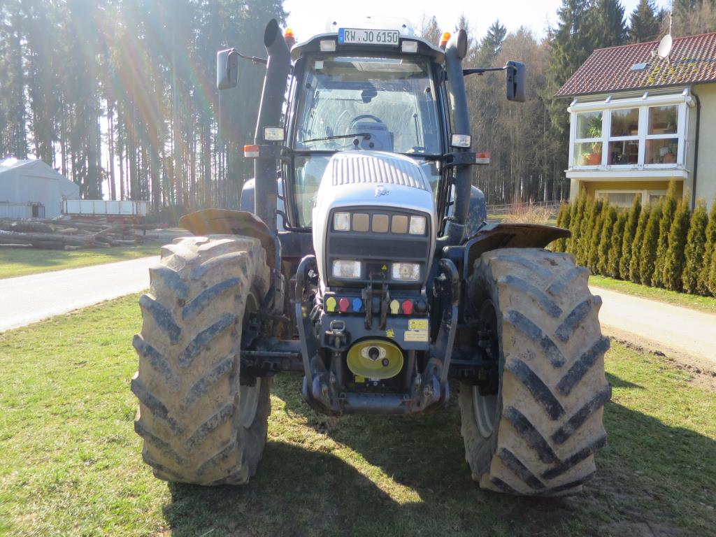 Lamborghinijev traktor s pogonom na vsa kolesa-1