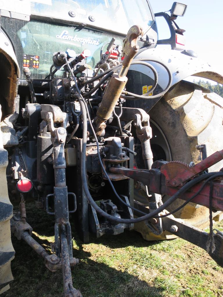 Lamborghinijev traktor s pogonom na vsa kolesa-7