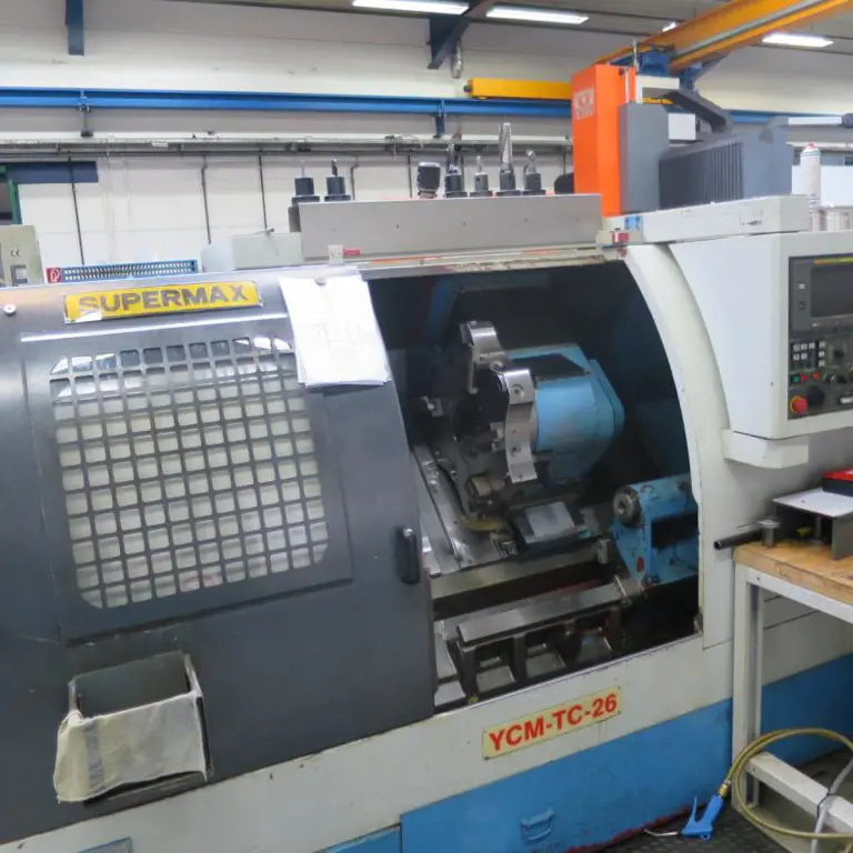 Torno CNC Supermax YCM-TC-26