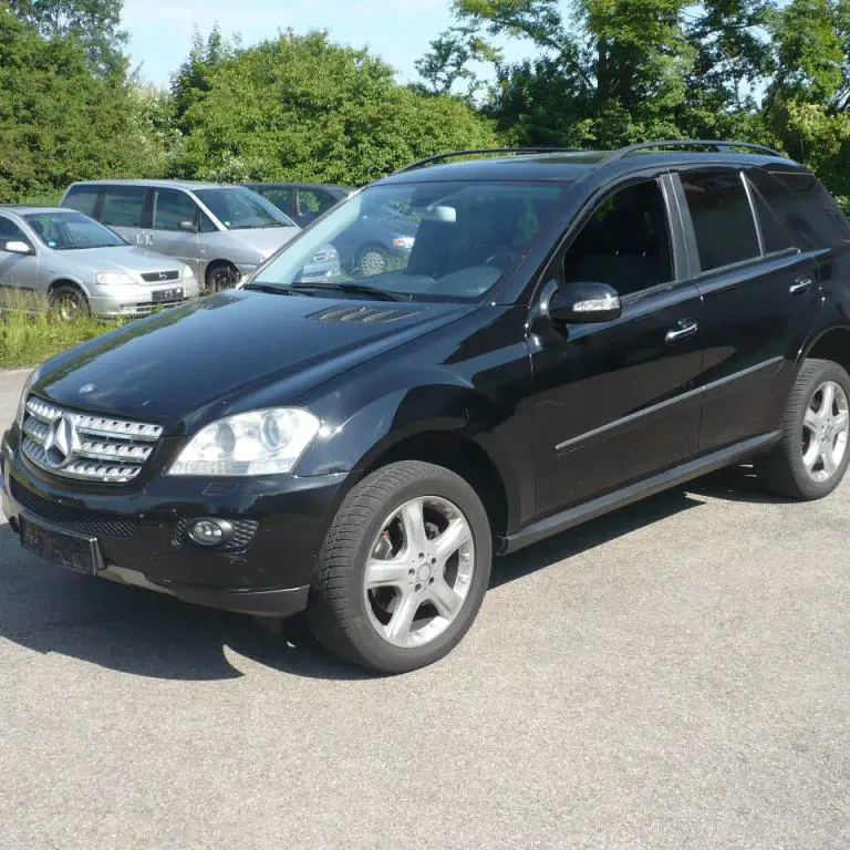 Avto, SUV Mercedes-Benz ML 320 CDI 4MATIC