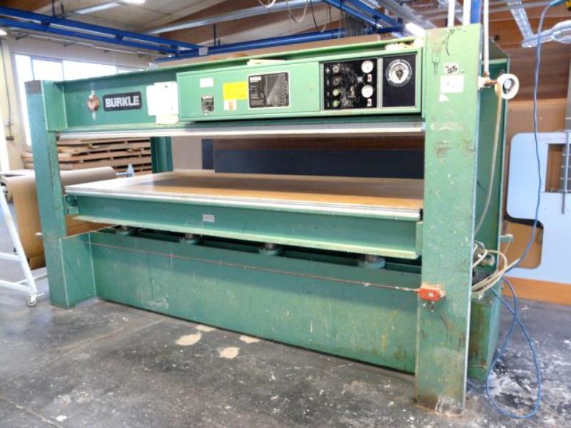 Ladenbau Ganter GmbH<br>Schreinerwerkstätten, Metallbau
-1