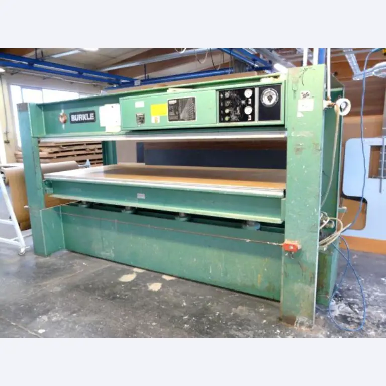 Ladenbau Ganter GmbH<br>Schreinerwerkstätten, Metallbau
-1