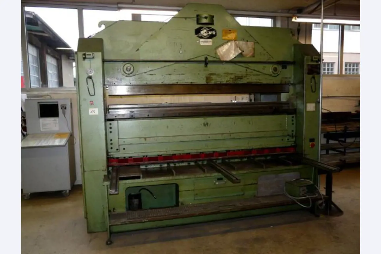 Ladenbau Ganter GmbH<br>Schreinerwerkstätten, Metallbau
-1