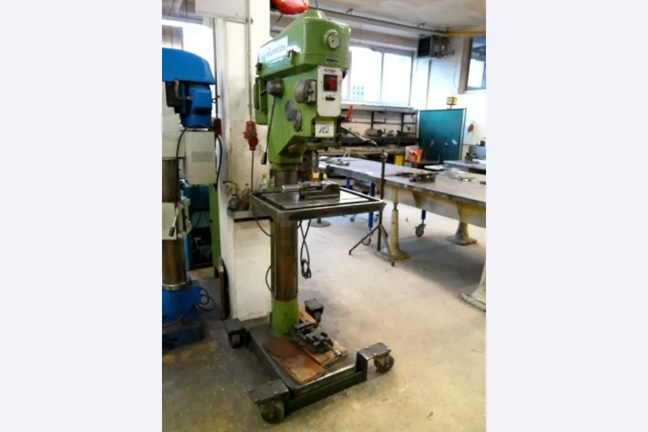 Ladenbau Ganter GmbH<br>Ateliers de menuiserie, construction métallique
-1