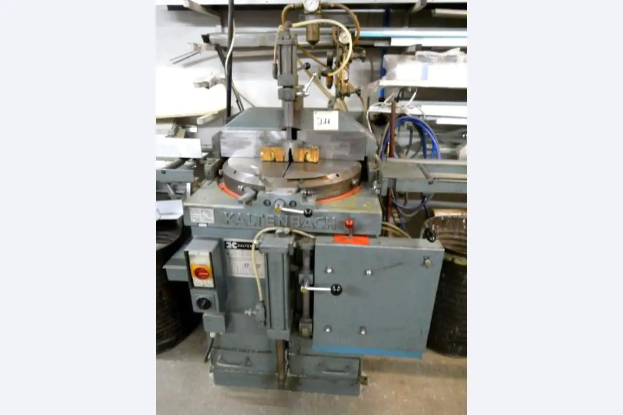 Ladenbau Ganter GmbH<br>Ateliers de menuiserie, construction métallique
-1