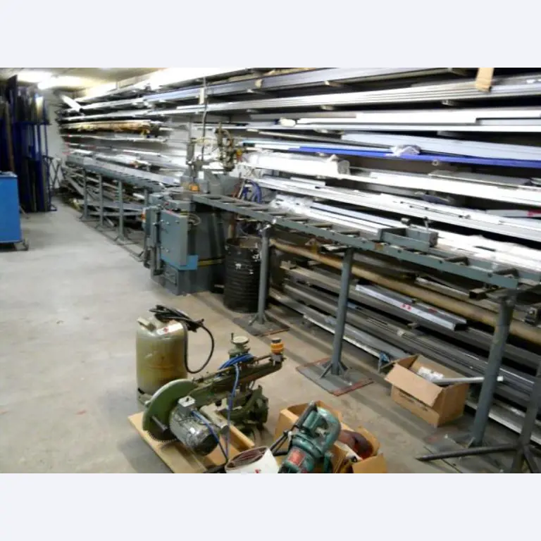 Ladenbau Ganter GmbH<br>Ateliers de menuiserie, construction métallique
-2