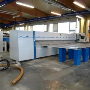 horizontal panel-sizing and deviding system Holzma Profiline HPL510