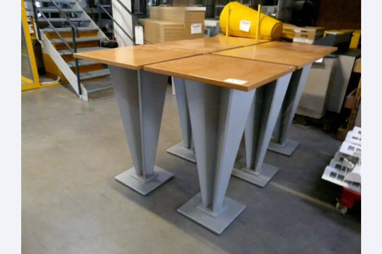 Ladenbau Ganter GmbH<br>Schreinerwerkstätten, Metallbau
-1