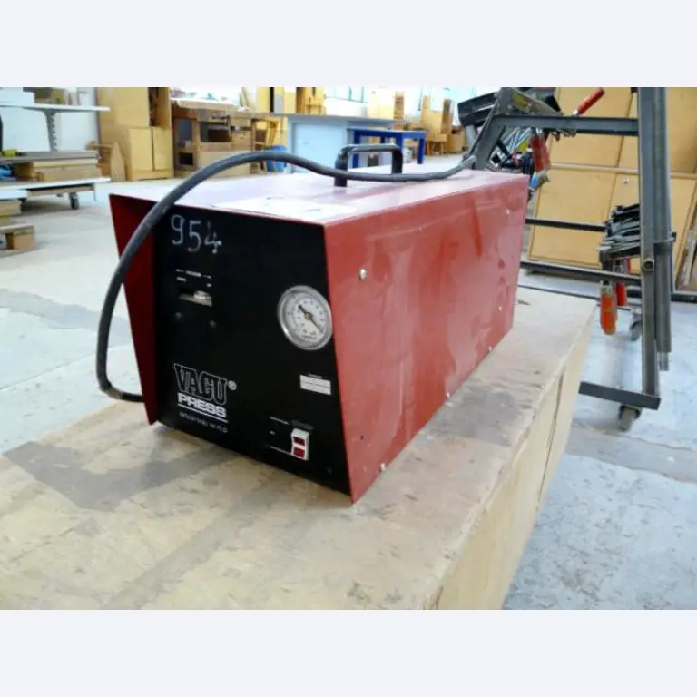 Ladenbau Ganter GmbH<br>Schreinerwerkstätten, Metallbau
-1