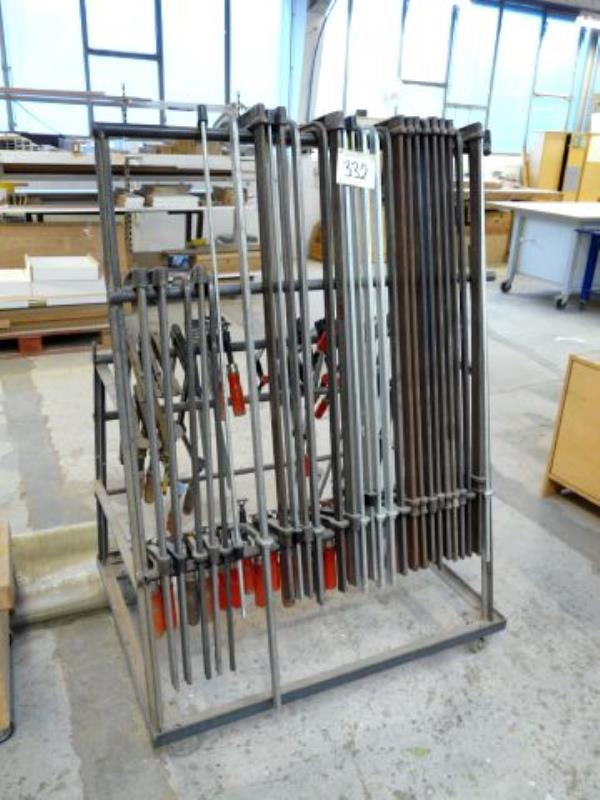 Ladenbau Ganter GmbH<br>Schreinerwerkstätten, Metallbau
-1