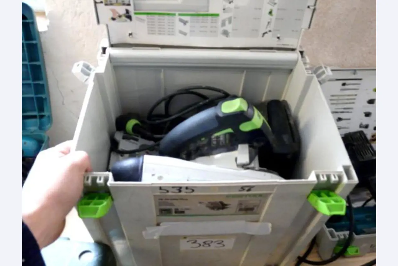 Ladenbau Ganter GmbH<br>Schreinerwerkstätten, Metallbau
-1