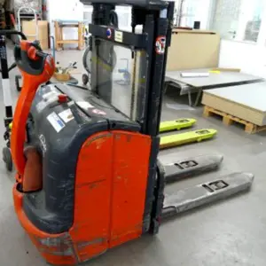 electric pallet stacker Linde L16