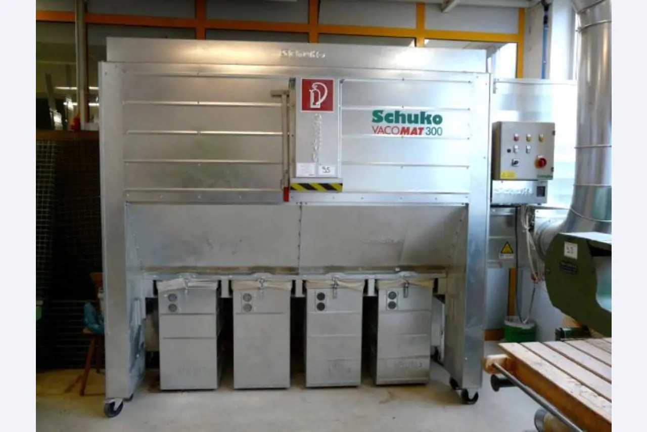 Ladenbau Ganter GmbH<br>Schreinerwerkstätten, Metallbau
-1