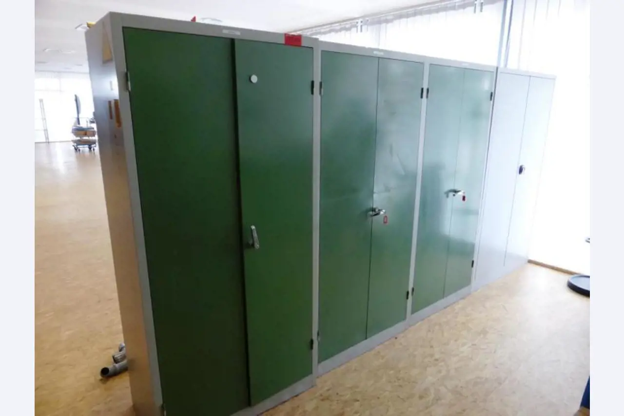 Stroji ter delovna in pisarniška oprema <br>iz sektorja predelave plastike-2